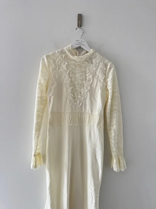 ELLIATT Margot Long Sleeve Gown in White S - Picture 7 of 8